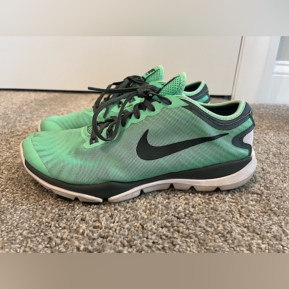Nike Flex Supreme Trainer - size 8